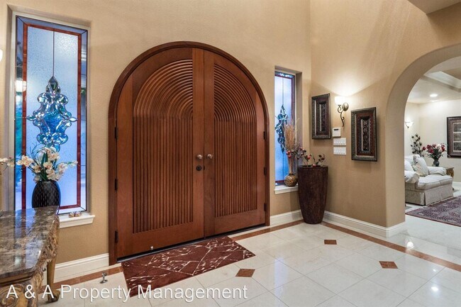 Foto del edificio - 6 br, 7 bath House - 5120 E. Copper Ave