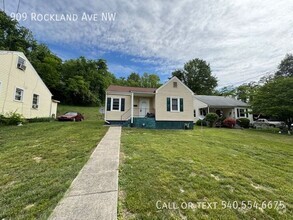 Building Photo - 909 Rockland Ave NW