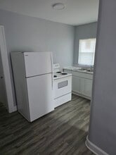 Building Photo - 29 S Gladstone Ave