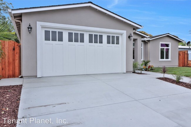 Building Photo - 4 br, 3 bath House - 2344 Cabrillo Ave