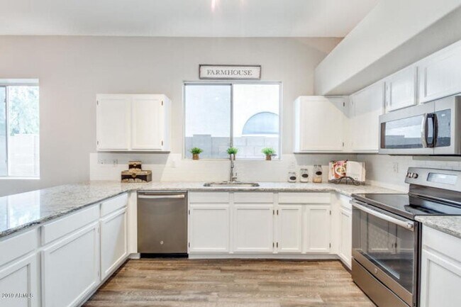 Foto del edificio - Remodeled 3-bedroom in Chandler