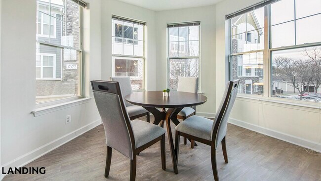 Foto del edificio - 909 Mansion Dr