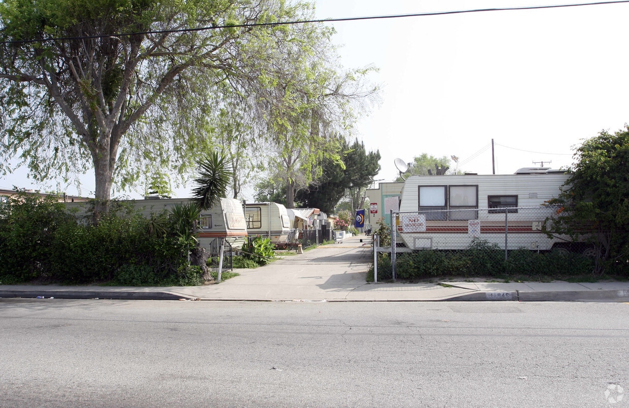 Exterior View - Magnolia Trailer Park