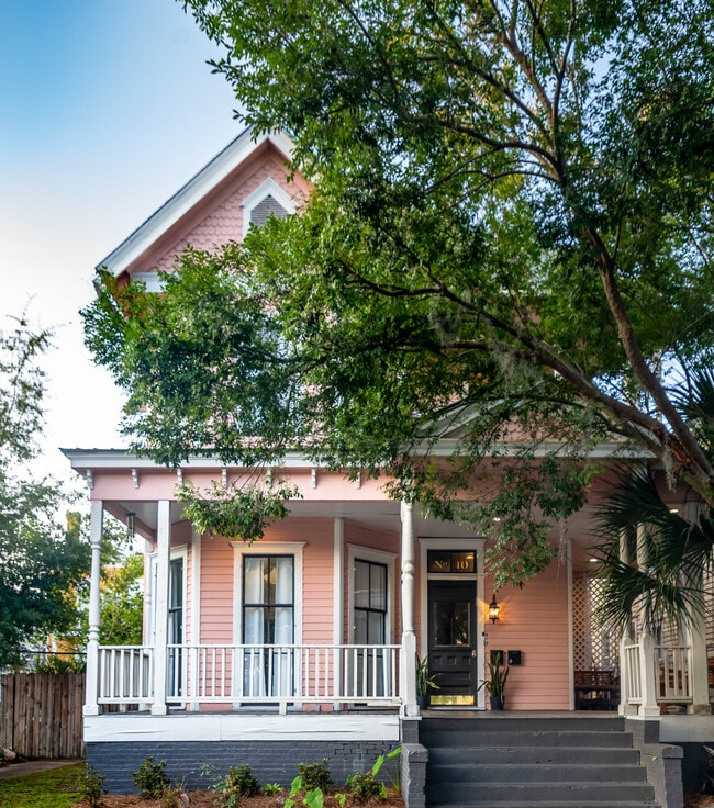 Building Photo - 10 E 39th Street