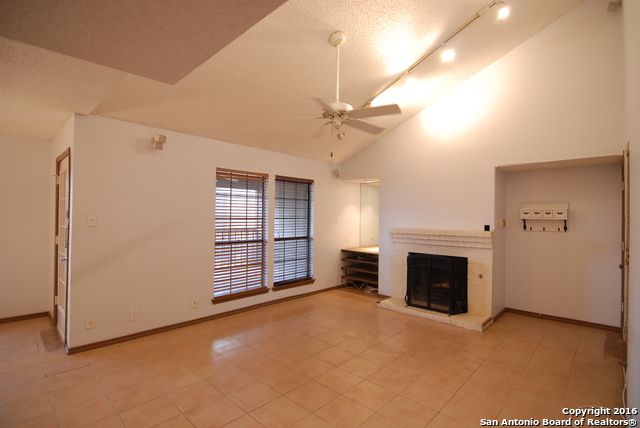 Building Photo - 8655 DATAPOINT Dr