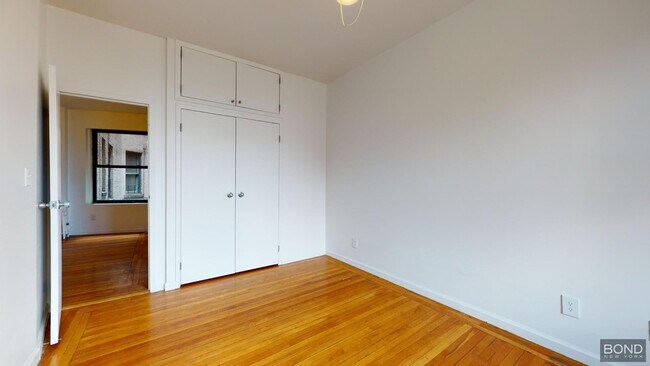 Foto del edificio - 78 W 11th St