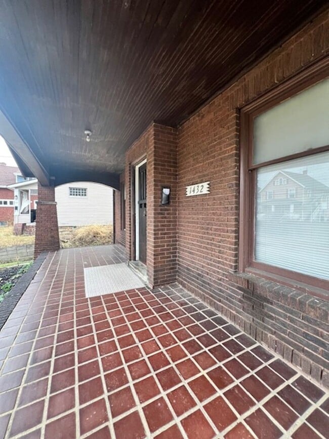 Building Photo - Very large 4 bedroom home for rent - Canton NW