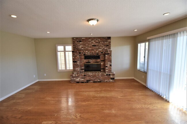 Building Photo - 21841 Agajanian Ln