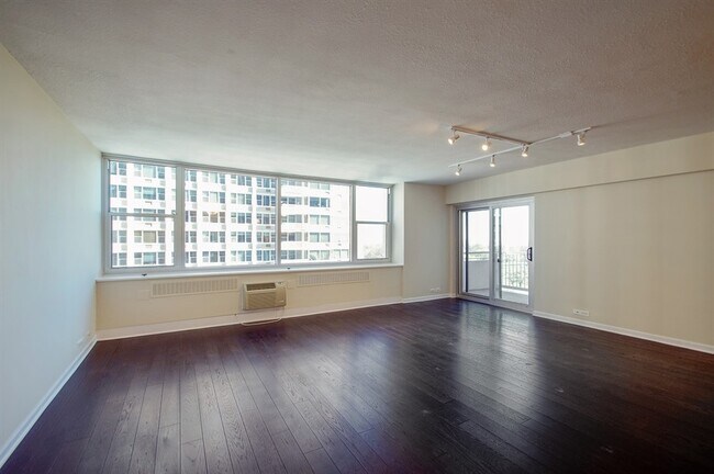 Building Photo - 4250 N Marine Dr