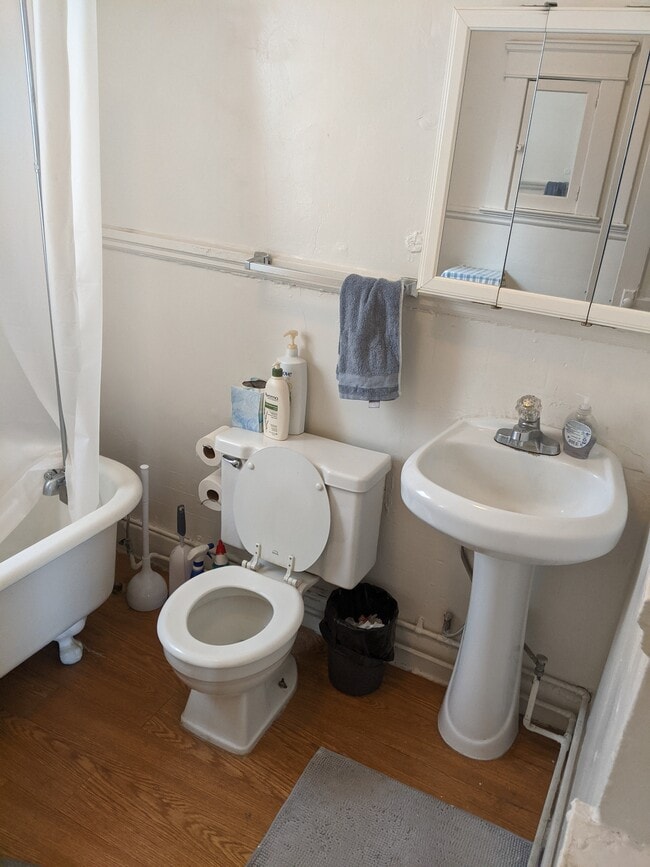 Building Photo - 2210 Murray Hill Rd