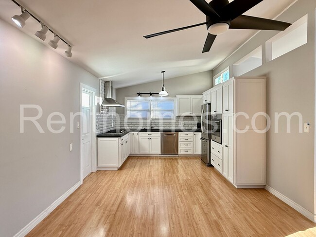 Building Photo - 4227 Mt Herbert Ave