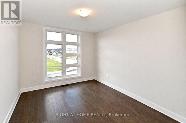 Building Photo - 180 Hawkeswood Dr