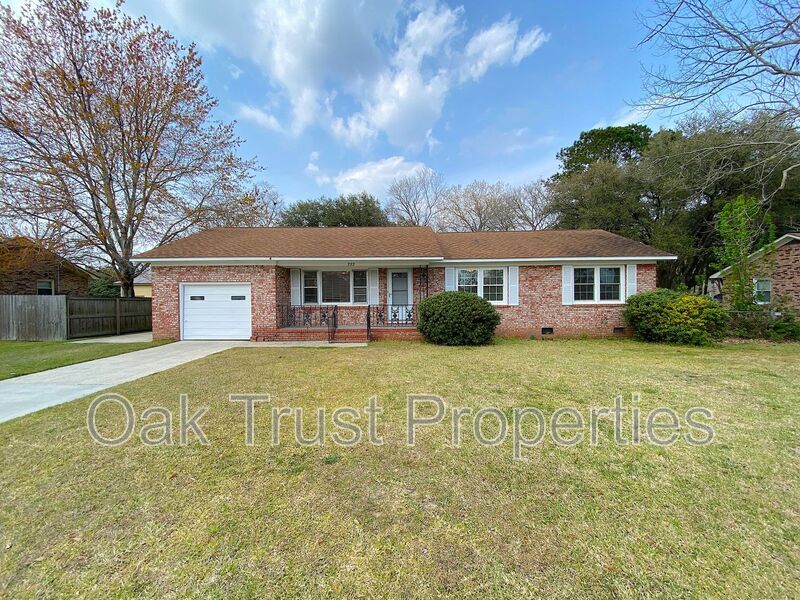Primary Photo - 222 Jennie St