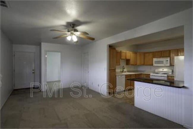 Building Photo - 35 E 600 S