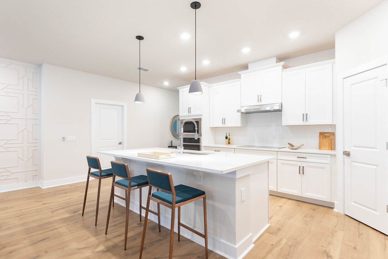 Reserve at Hillview 936 Tullamore Ln Altamonte Springs, FL