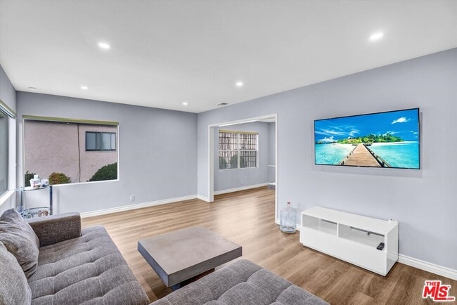 Building Photo - 1920 Van Wick St