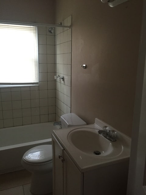 Building Photo - Quiet and Cozy 3 Bedroom 2 Bathroom Home in East Point!