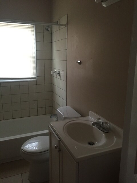 Foto del edificio - Quiet and Cozy 3 Bedroom 2 Bathroom Home in East Point!
