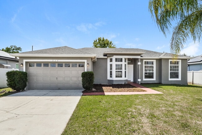 Building Photo - 717 Modena St