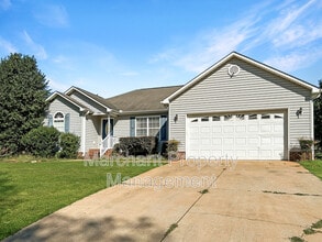 Building Photo - 125 Red Globe Ln