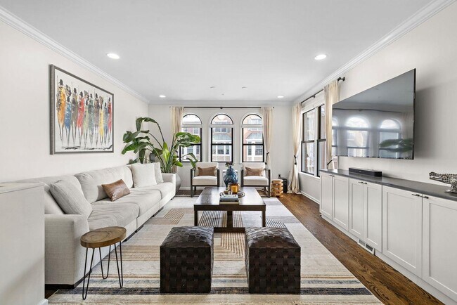 Foto del edificio - 436 Albany Ct