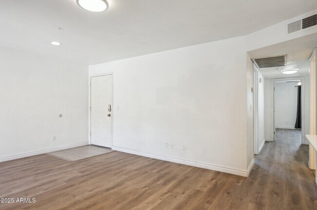 Foto del edificio - 5236 W Peoria Ave