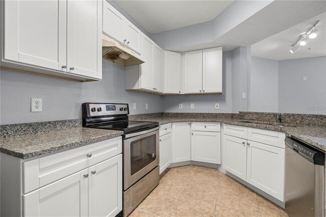 Foto del edificio - 5572 Metrowest Blvd