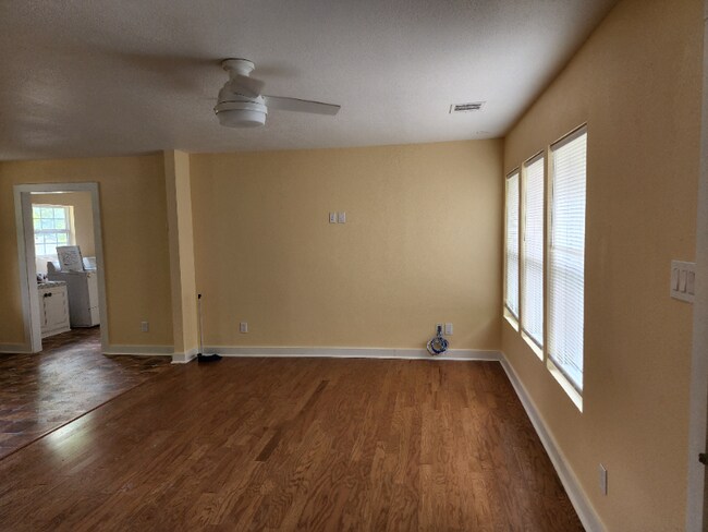 Building Photo - 27114 Decker Woods Dr