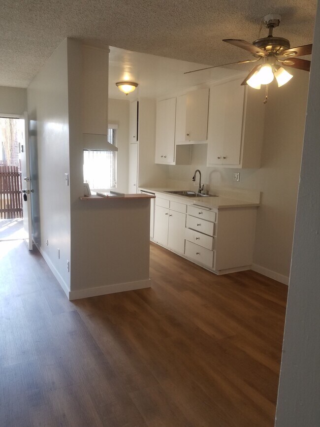 Foto del edificio - 254 Monterey Rd