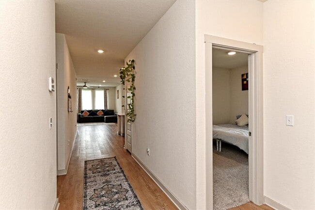 Building Photo - 2305 Alamo Heights Ave