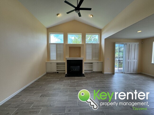 Building Photo - Dream Home on North Shore Golf Course in T...