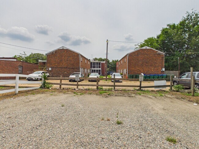 Building Photo - 3543 Grove Ave
