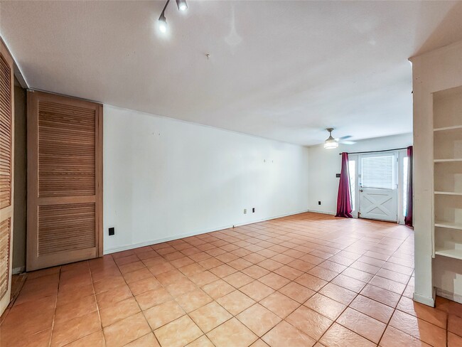 Foto del edificio - 3131 Cummins St