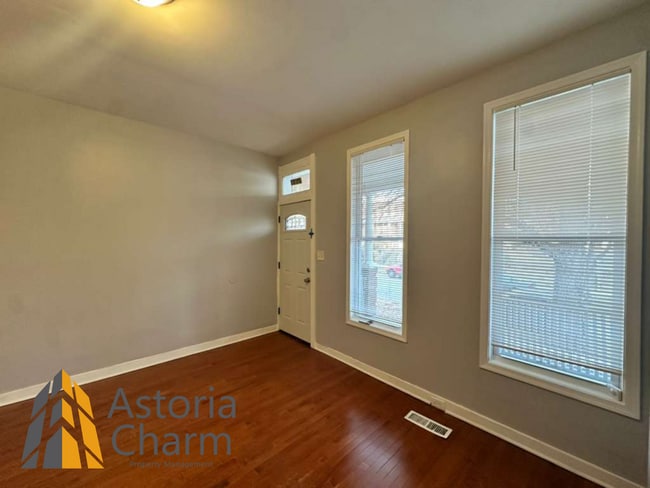 Photo - 3 Bedroom 1.5 Bath Spacious Bedrooms on Ashburton Street House