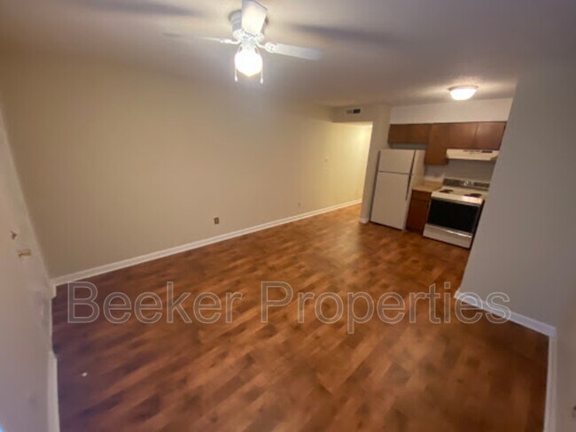 Foto del edificio - 2725 43rd Ave