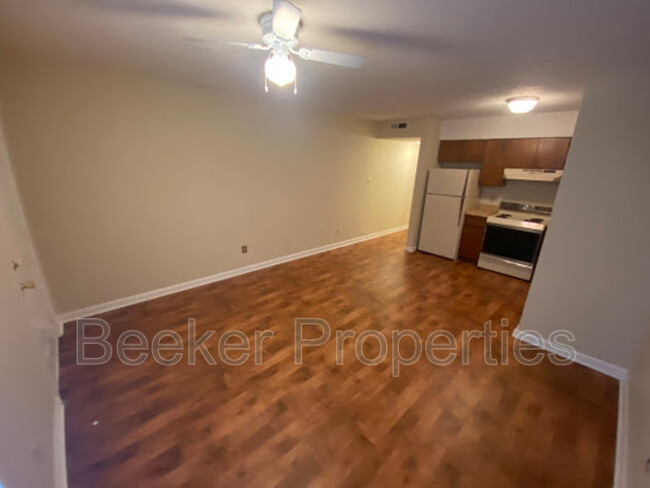 Building Photo - 2725 43rd Ave