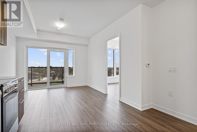 Photo du bâtiment - 7439 Kingston Rd