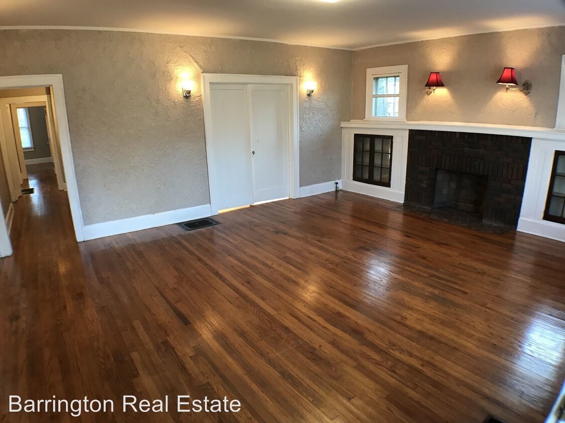 Foto del edificio - 296 Pinewood Ave