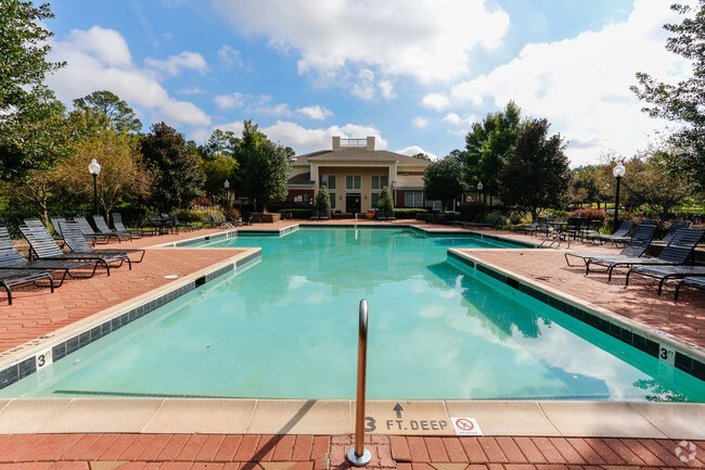 Piscina - Waterford Square Apartments