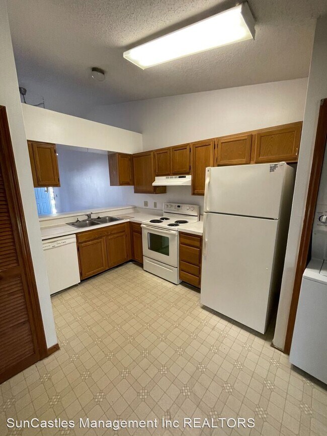 Building Photo - 2 br, 2 bath House - 5425-H Lake Margaret Dr