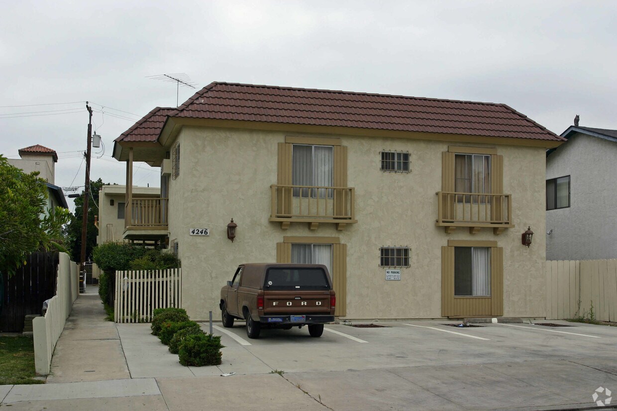 Foto del edificio - 4246 Swift Ave