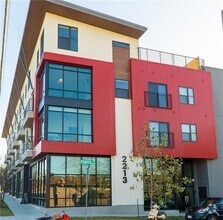 Building Photo - 2213 Poquito St