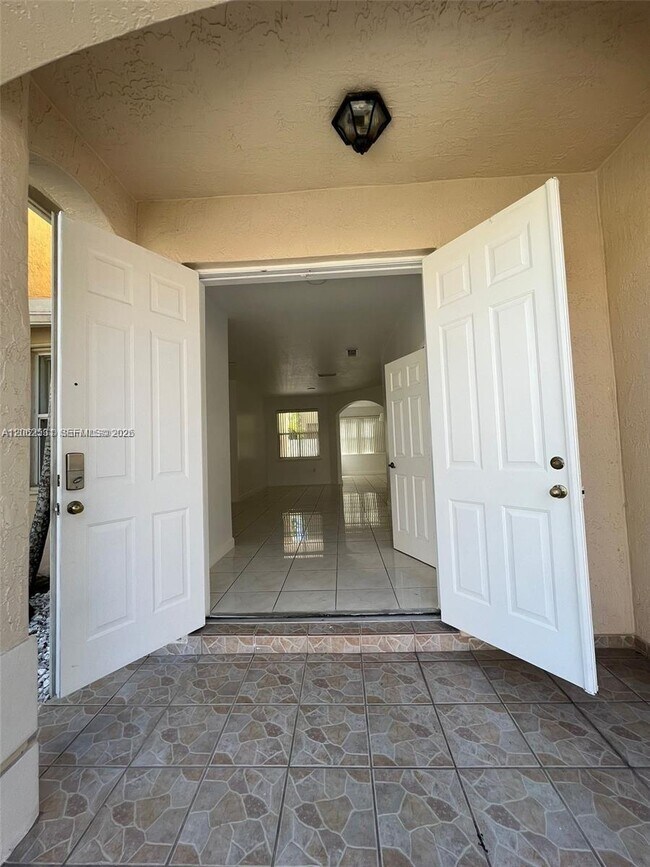 Foto del edificio - 4847 NW 108th Ct