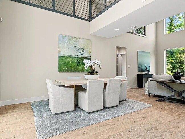 Foto del edificio - 704 Kessler Lake Dr