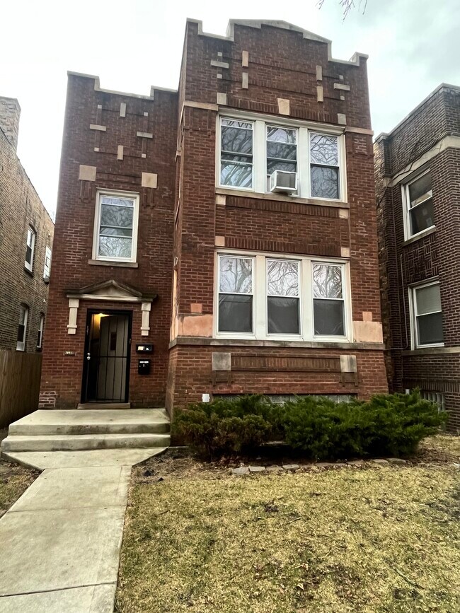 Foto del edificio - 7221 S Constance Ave