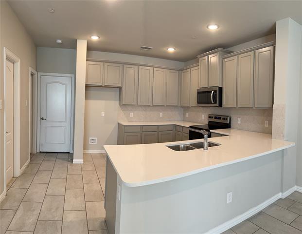 Building Photo - 2400 Greystone Dr