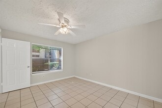 Building Photo - 10555 Turtlewood Ct