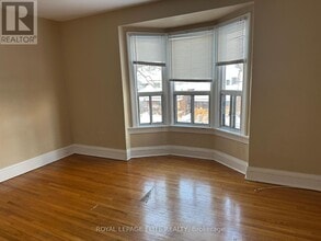 Building Photo - 176 Westmount Ave