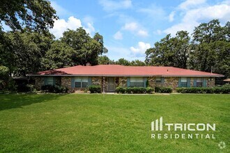 Building Photo - 606 Meadow Grove Dr