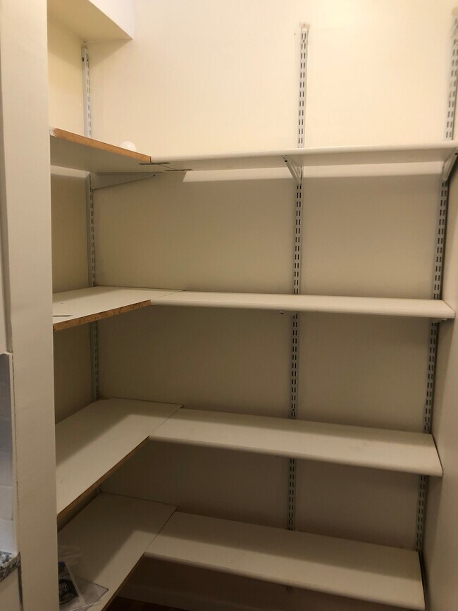 Foto del edificio - 4639 N Damen Ave